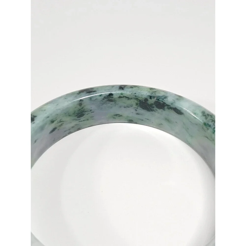 Moss in Snow Jade Bangle 67mm 110g